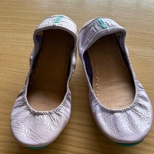 Stylish Women's Patent Leather Flats in Lavender by Tieks